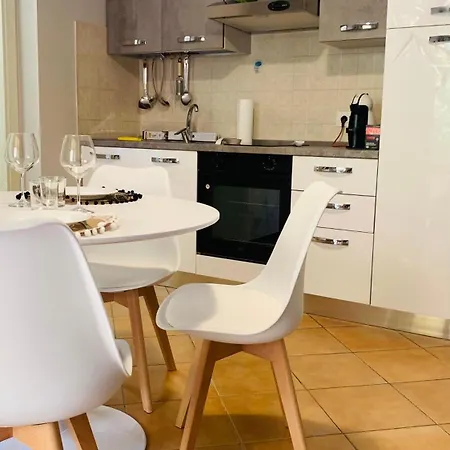Nest House - Esclusivo Marina Di Olbia- Mater - Beaches - Close To The Airport - Private Parking- Full Comforts - Appartement