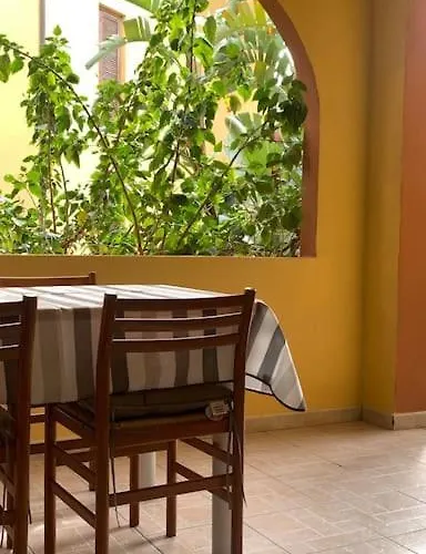 Nest House - Esclusivo Marina Di Olbia- Mater - Beaches - Close To The Airport - Private Parking- Full Comforts - Olbia