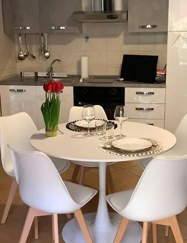 Lägenhet Nest House - Esclusivo Marina Di Olbia- Mater - Beaches - Close To The Airport - Private Parking- Full Comforts - *