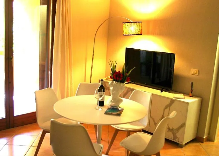 Lägenhet Nest House - Esclusivo Marina Di Olbia- Mater - Beaches - Close To The Airport - Private Parking- Full Comforts - *