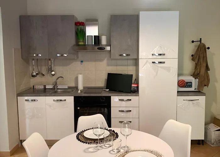 Lägenhet Nest House - Esclusivo Marina Di Olbia- Mater - Beaches - Close To The Airport - Private Parking- Full Comforts - *