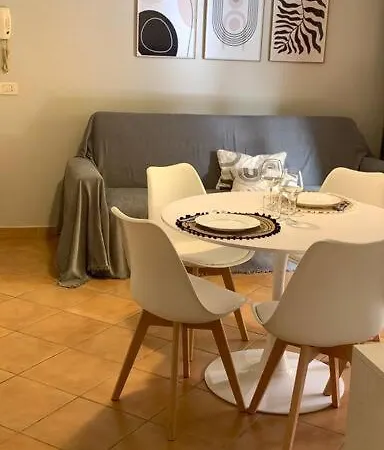 Nest House - Esclusivo Marina Di Olbia- Mater - Beaches - Close To The Airport - Private Parking- Full Comforts - * 奧爾比亞