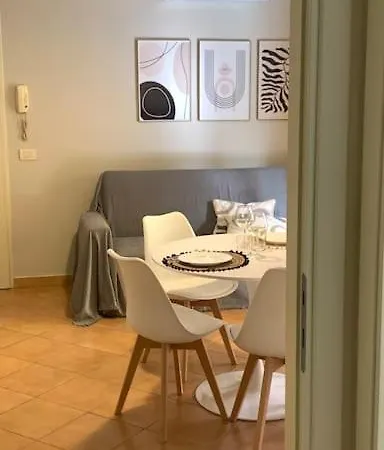 Nest House - Esclusivo Marina Di Olbia- Mater - Beaches - Close To The Airport - Private Parking- Full Comforts - Daire