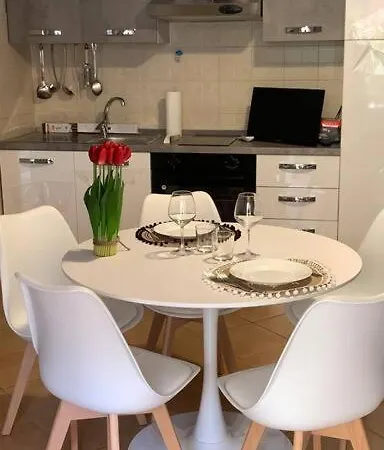 Daire Nest House - Esclusivo Marina Di Olbia- Mater - Beaches - Close To The Airport - Private Parking- Full Comforts - *