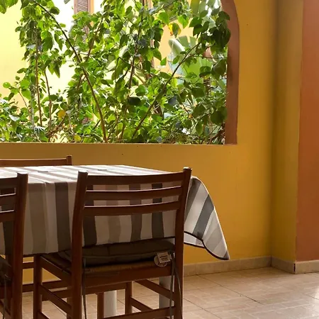 Nest House - Esclusivo Marina Di Olbia- Mater - Beaches - Close To The Airport - Private Parking- Full Comforts - אולביה