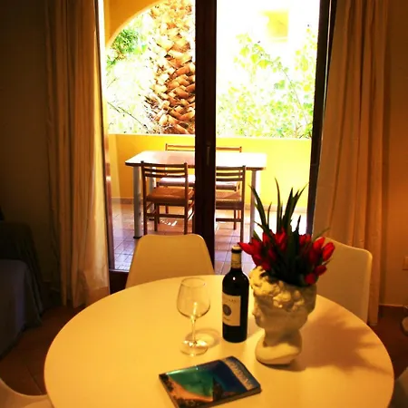 Daire Nest House - Esclusivo Marina Di Olbia- Mater - Beaches - Close To The Airport - Private Parking- Full Comforts -