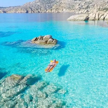 Nest House - Esclusivo Marina Di Olbia- Mater - Beaches - Close To The Airport - Private Parking- Full Comforts - Olbia