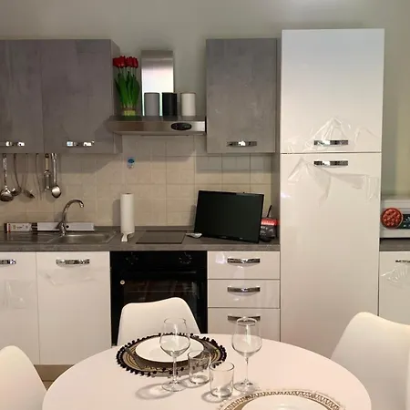 Daire Nest House - Esclusivo Marina Di Olbia- Mater - Beaches - Close To The Airport - Private Parking- Full Comforts - *