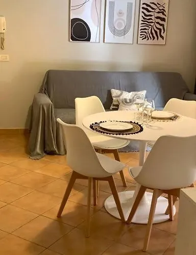 Nest House - Esclusivo Marina Di Olbia- Mater - Beaches - Close To The Airport - Private Parking- Full Comforts - * 奧爾比亞