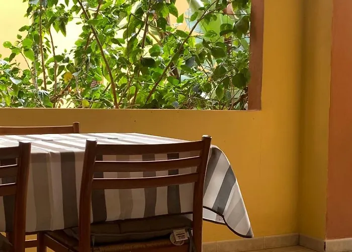 Nest House - Esclusivo Marina Di Olbia- Mater - Beaches - Close To The Airport - Private Parking- Full Comforts - 奧爾比亞